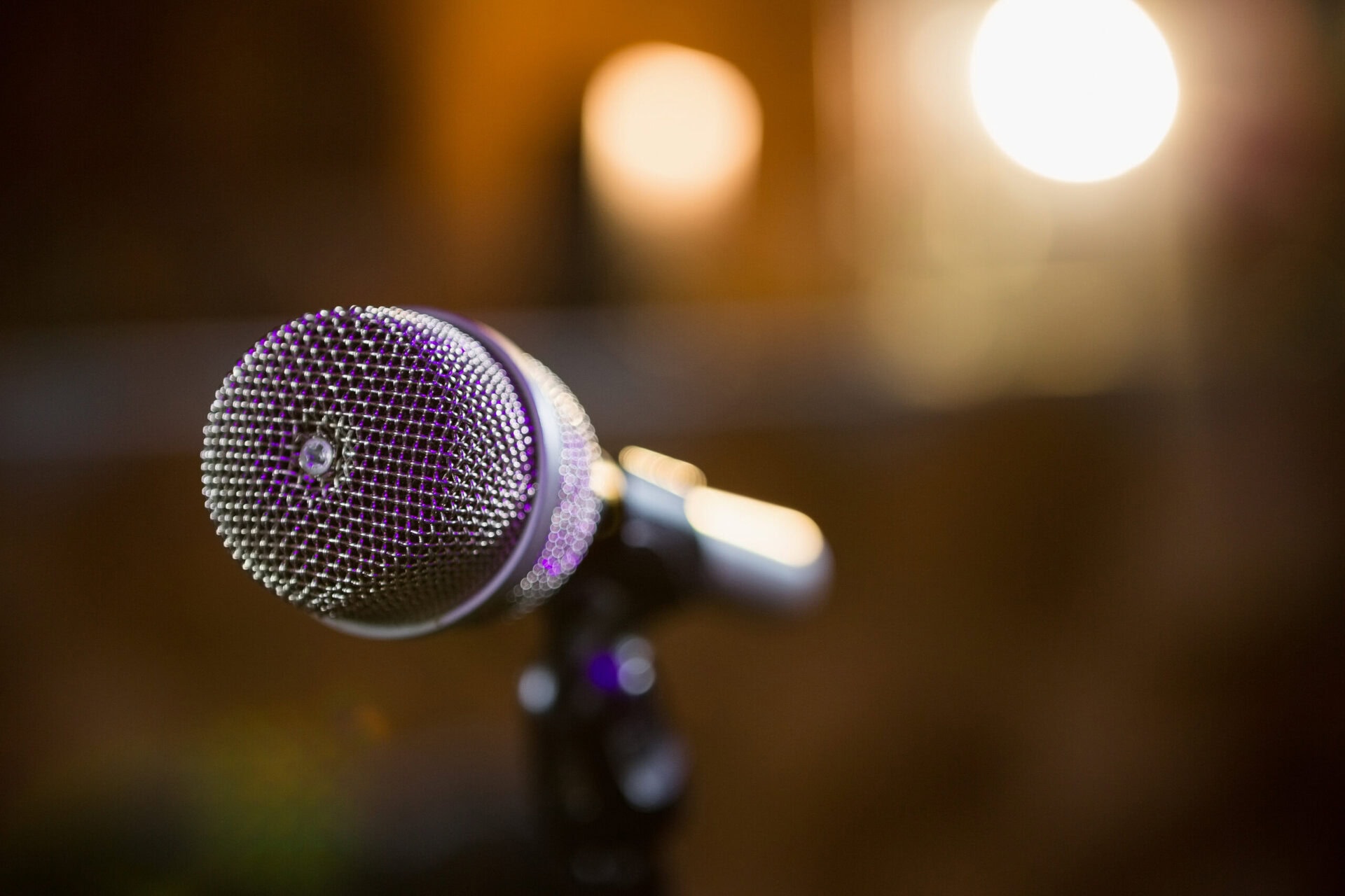 close up of microphone 2025 04 03 12 27 12 utc scaled Tontechnik Definition