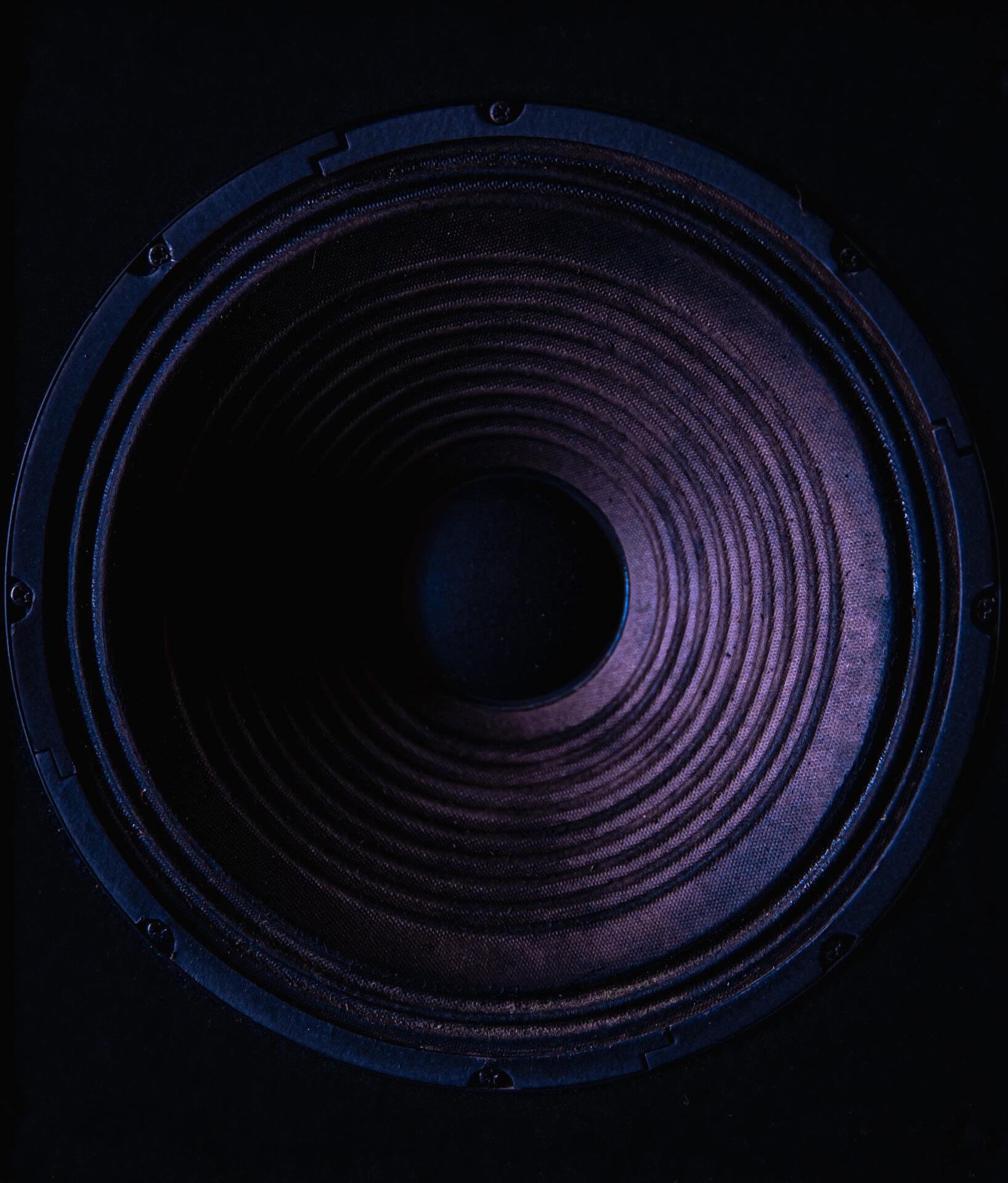 close up of speaker membrane on black background 2025 03 14 04 13 06 utc scaled Lautsprecher für Veranstaltungstechnik in Frankfurt, professionelle Audio- und Tontechnik für Events.